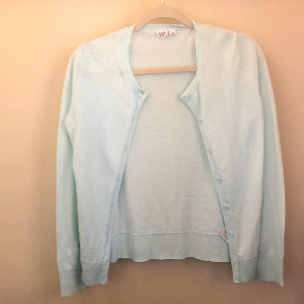 GAP woman’s cardigan